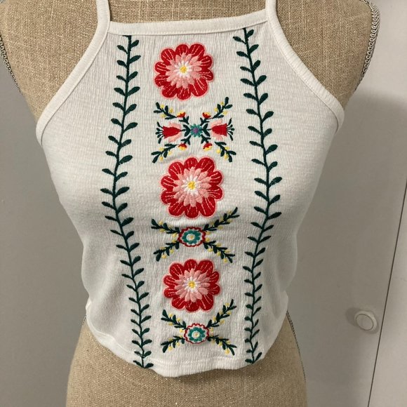 Small F21 Embroidered Crop Top - Picture 2 of 4